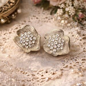 Vintage Crystal Flower Stud Earrings - Silver Tone